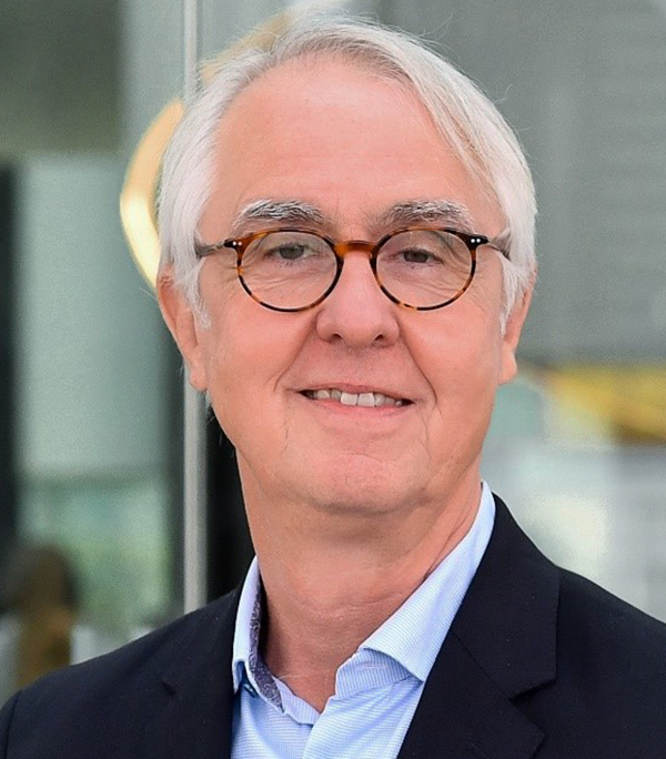 Portraitfoto Dr. Matthias Schneider